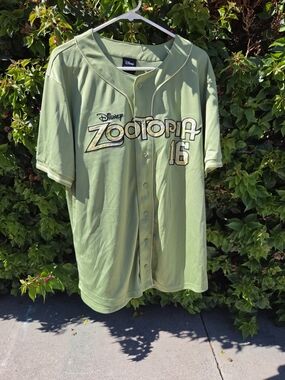 Disney Zootopia Nick Wilde Jersey Large BoxLunch Exclusive